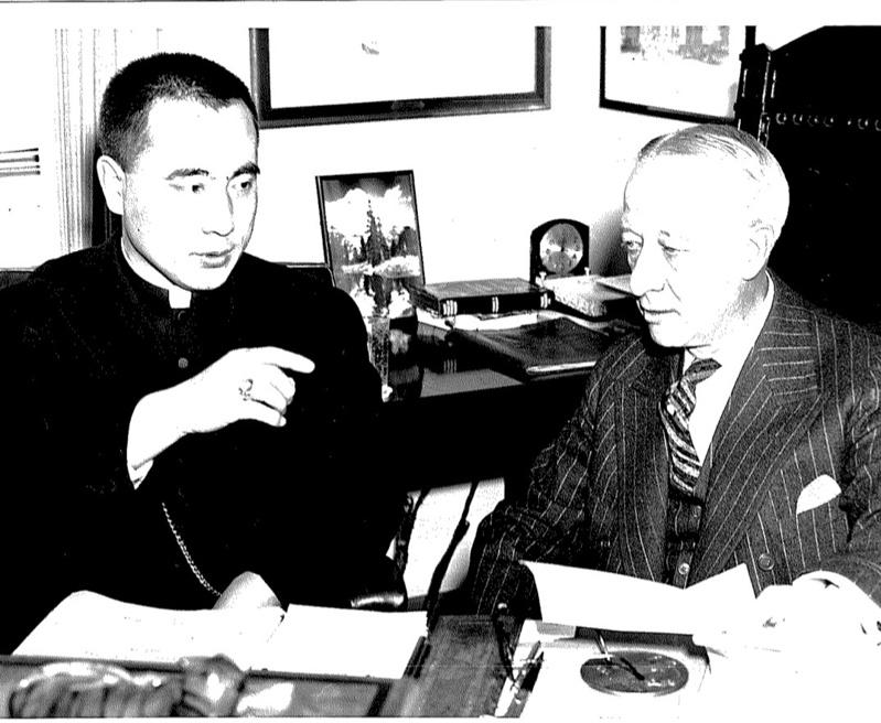 1938年，于斌主教訪問美國，和當時的紐約州長Alfred Emanuel Sm...