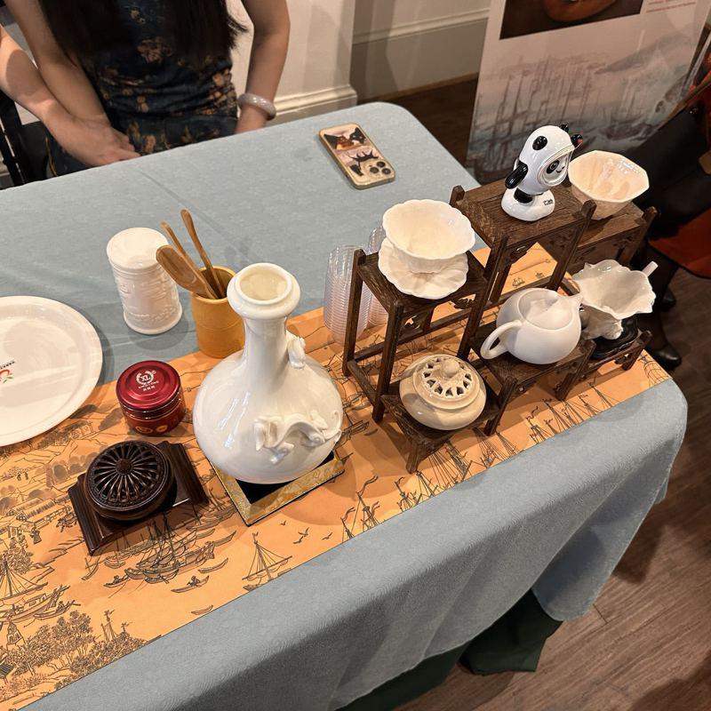 活動以雅集形式展示中國茶文化，現場沖泡演示讓嘉賓近距離感受茶葉之香、茶具之精、茶...