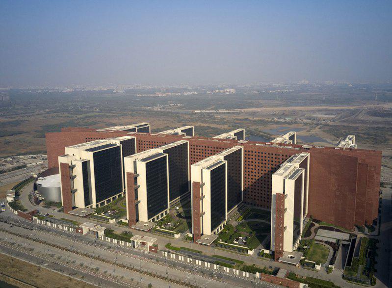 超越五角大楼 全球最大办公楼在印度