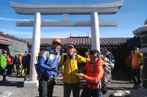 坐登山輪椅 日90歲翁攻頂富士山 80歲曾登珠峰創最高齡