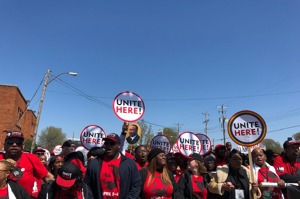 要求加薪 費城學區餐廳員工投票罷工