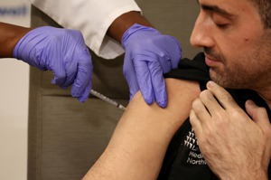 新冠肺炎流感化 疫苗往後不叫「補強針」了