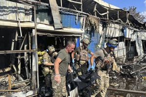 平民枉死 烏克蘭東部市集釀數十死傷 肇因是自家飛彈系統誤擊