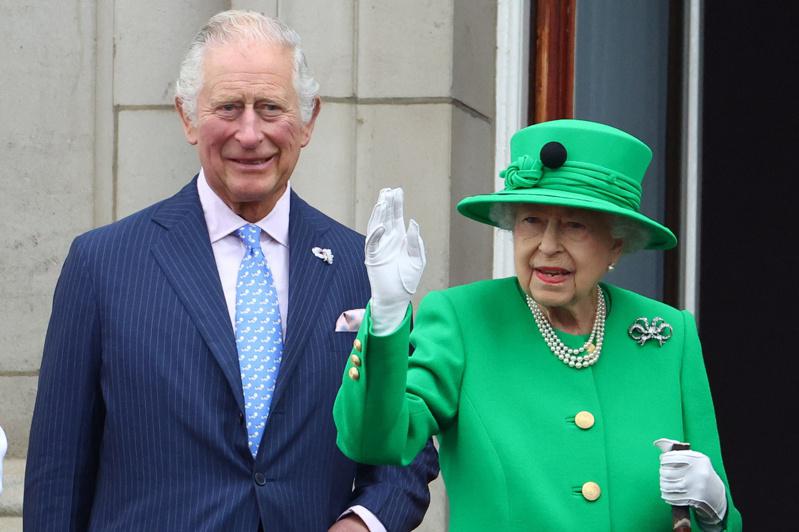 英國王室宣布，英國女王伊麗莎白二世9日駕崩，享耆壽96歲，王儲查理(左)繼位為英國國王。Getty Images