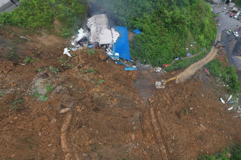 四川乐山国有林场山体崩塌 员工19死