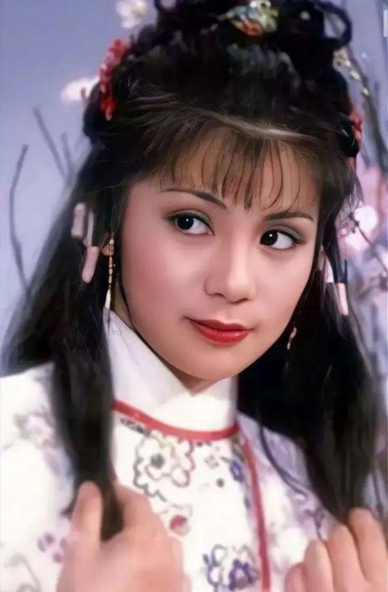 1983年版翁美玲飾演「黃蓉」，靈動活潑。（取材自微博）