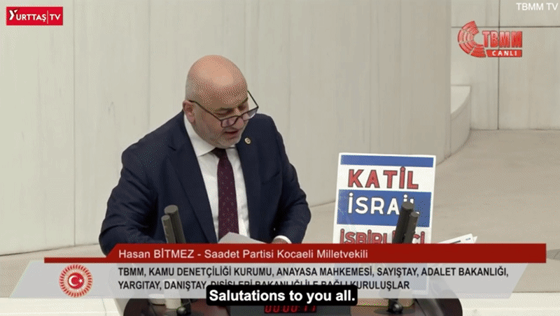 土耳其幸福黨議員比特梅茲在國會發言批判以色列後，心臟病發倒地。（截自YouTube）