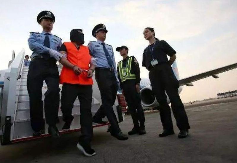 中国猎狐行动抓捕外逃人士 报告披露凶狠手段