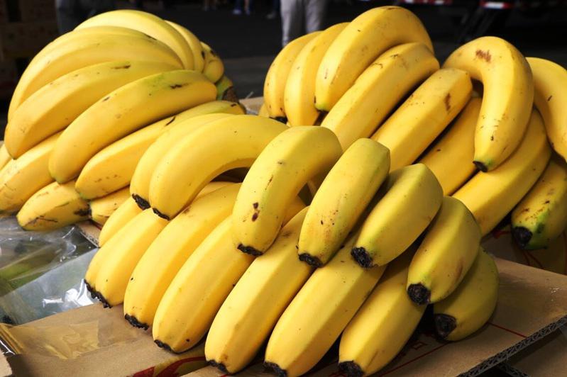 網路謠傳，退化性關節炎的患者不能吃香蕉。實際上這毫無根據，高鉀的香蕉是很好的水果...