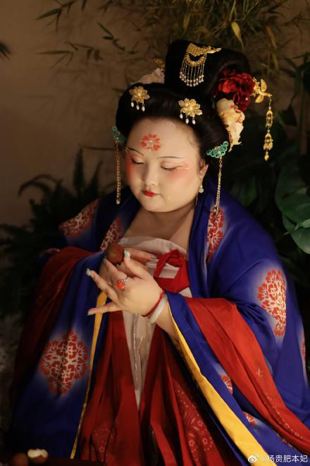 Wang Yu, who weighs 200 pounds, became popular as she portrayed the beauty of the Tang Dynasty. 