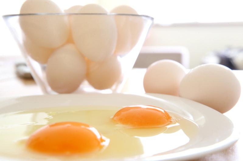 雞蛋因富含色胺酸，是大腦製造血清素的原料，可以穩定神經。(本報資料照片)