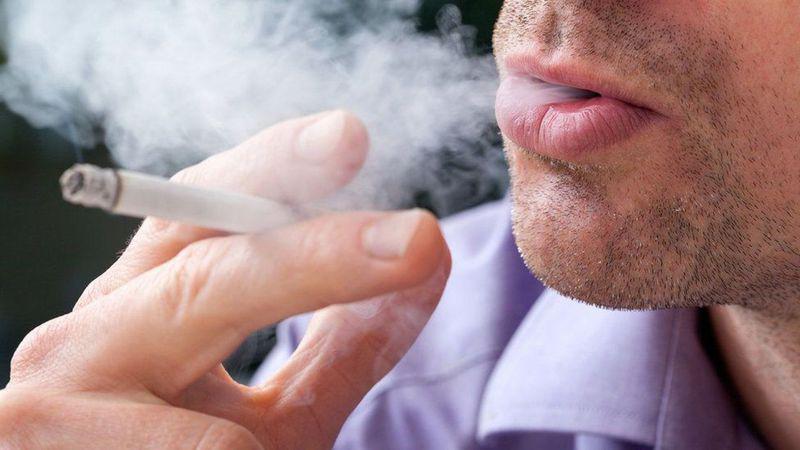 �A防口腔癌等疾病，戒掉抽菸等生活�牧��T很重要。（Getty Images）