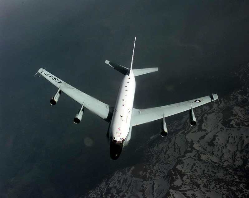 一架RC-135電子偵察機1999年5月在北約盟軍行動轟炸南斯拉夫期間，現身南斯拉夫附近。美聯社
