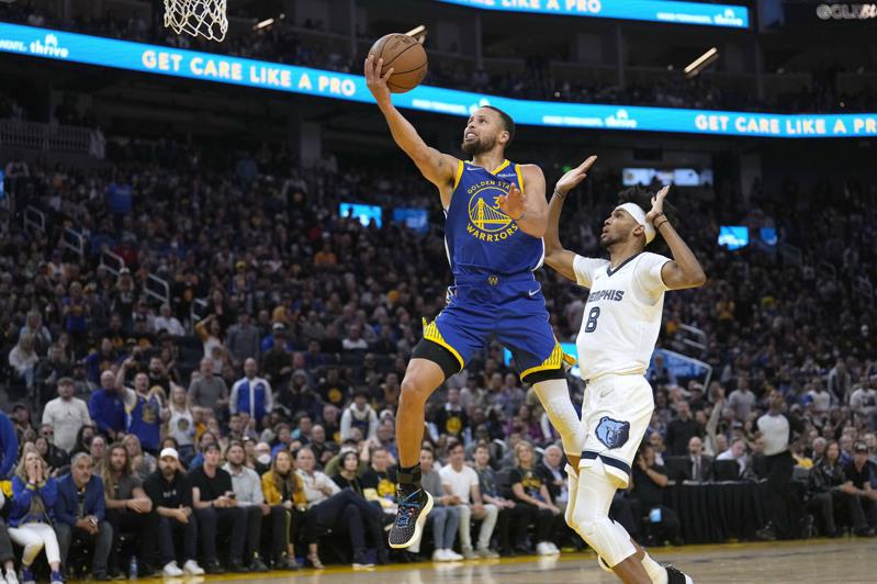 The Warriors eliminated the Grizzlies 110-96.  (The Associated Press)