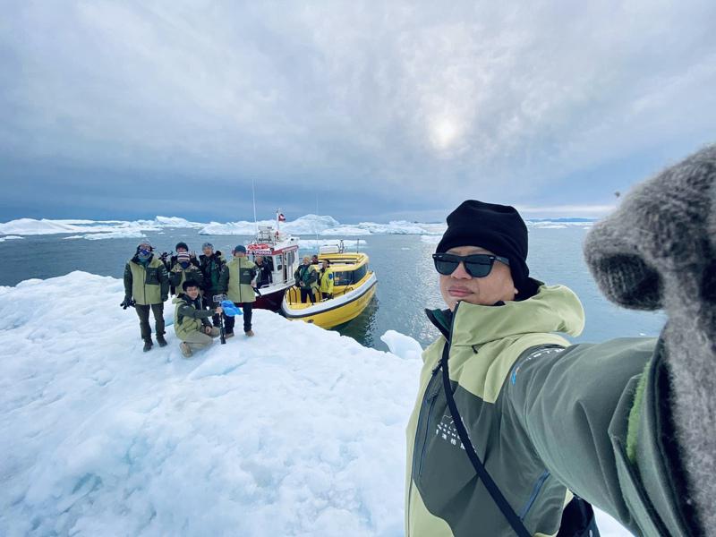 欧莱德和联合报、愿景工程基金会一行11人于去年进行23天的实地考察，拍成《解冻格陵兰》纪录片。 （欧莱德提供）