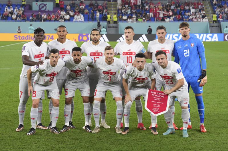 世足賽G組塞爾維亞對陣瑞士，終場瑞士以3：2踢贏塞爾維亞，晉級16強。圖為瑞士隊...