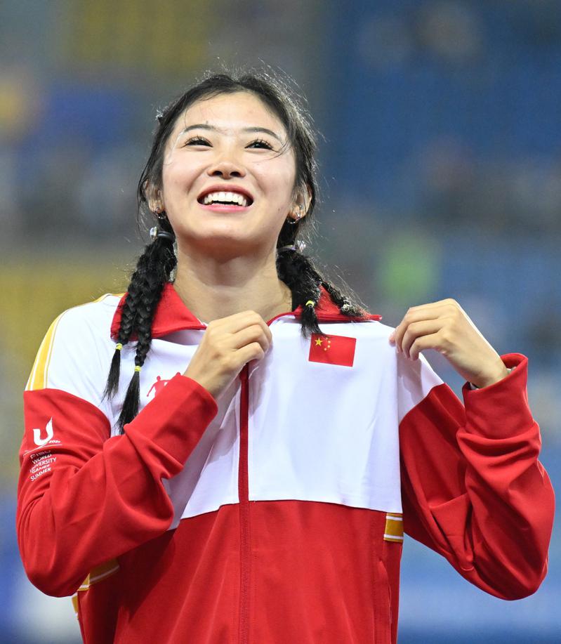在成都舉行的第31屆世界大學生夏季運動會田徑項目女子100米欄決賽中，中國選手吳...