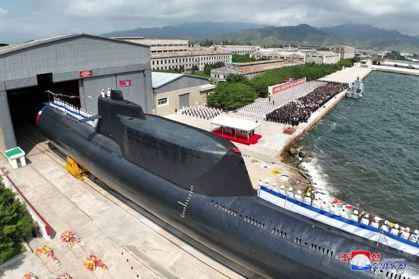 南韓合同參謀本部就北韓公開照片研判，北韓第一艘戰術核攻擊潛艦不能正常運作。（朝中社）
