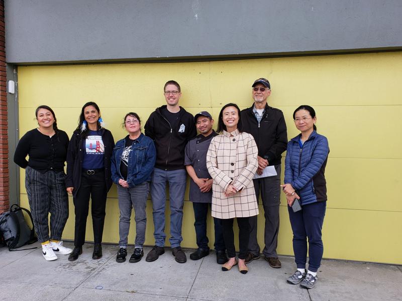 舊金山華裔市議員陳詩敏14日聯合金山住房權利委員會，聯合教育工作者協會和列治文區租戶工會成員，宣布她的立法「居家聯盟 2.0」（Union-at-Home 2.0）。（陳詩敏辦公室供圖）