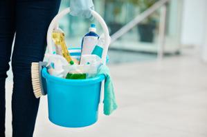 研究指出，消費者可以選擇更環保、無味的清潔用品，減少接觸危險化學物質的機率。(Getty Images)