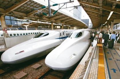 日本鐵路公司針對外國遊客販售的鐵路周遊券JR PASS將從10月1日起調高全國版售價，漲幅超過6成。（聯合報系資料庫）