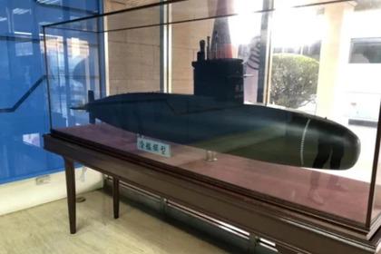 台灣首艘自製潛艦原型艦「海鯤」將於28日下水，圖為首艦模型。(本報資料照片)