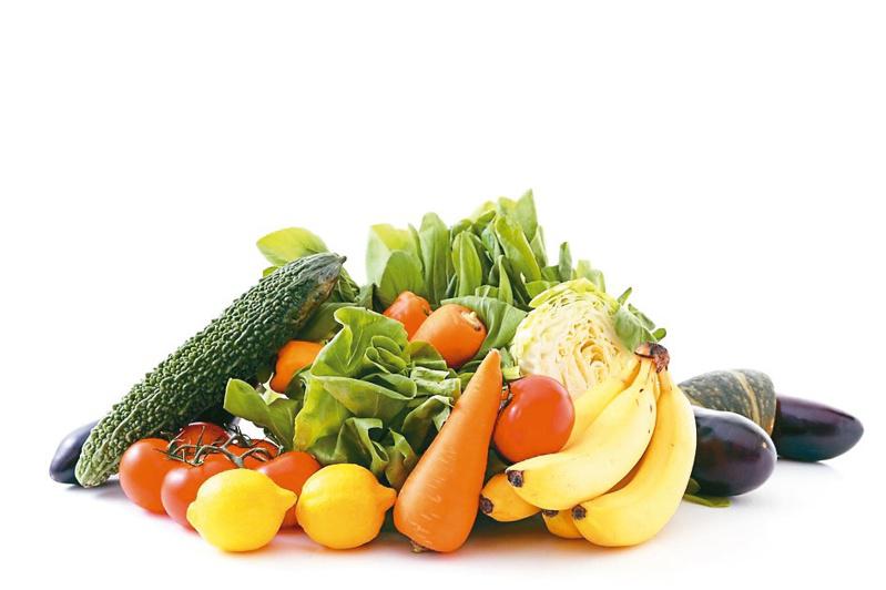 正常人應每天攝取4700毫克的鉀，最簡單的方法是將高鉀水果和蔬菜納入飲食中。（圖／123RF）