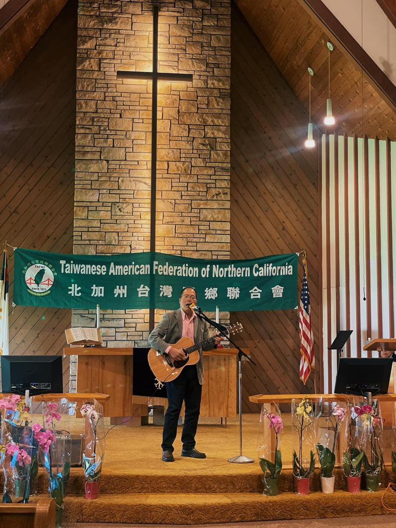 This year, a total of 16 singers participated, and 12 singers performed, sang solo, and sang in the chorus.  The event was lively and interesting, making it an annual event.  (host...